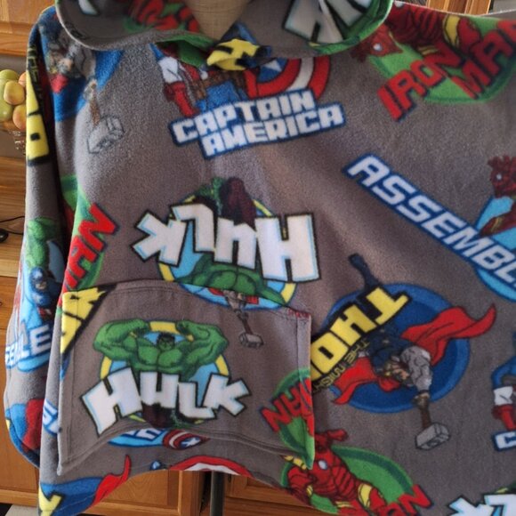Handmade Avengers Fleece Poncho M Medium Cape With Hood & Pocket Hulk Iron Man - Picture 15 of 16